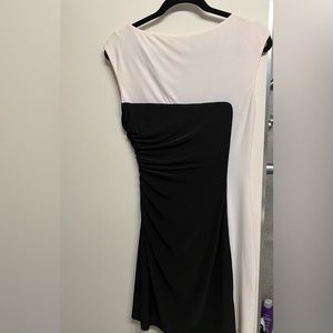 Black & white Ralph Lauren size 6. Very stretchy.